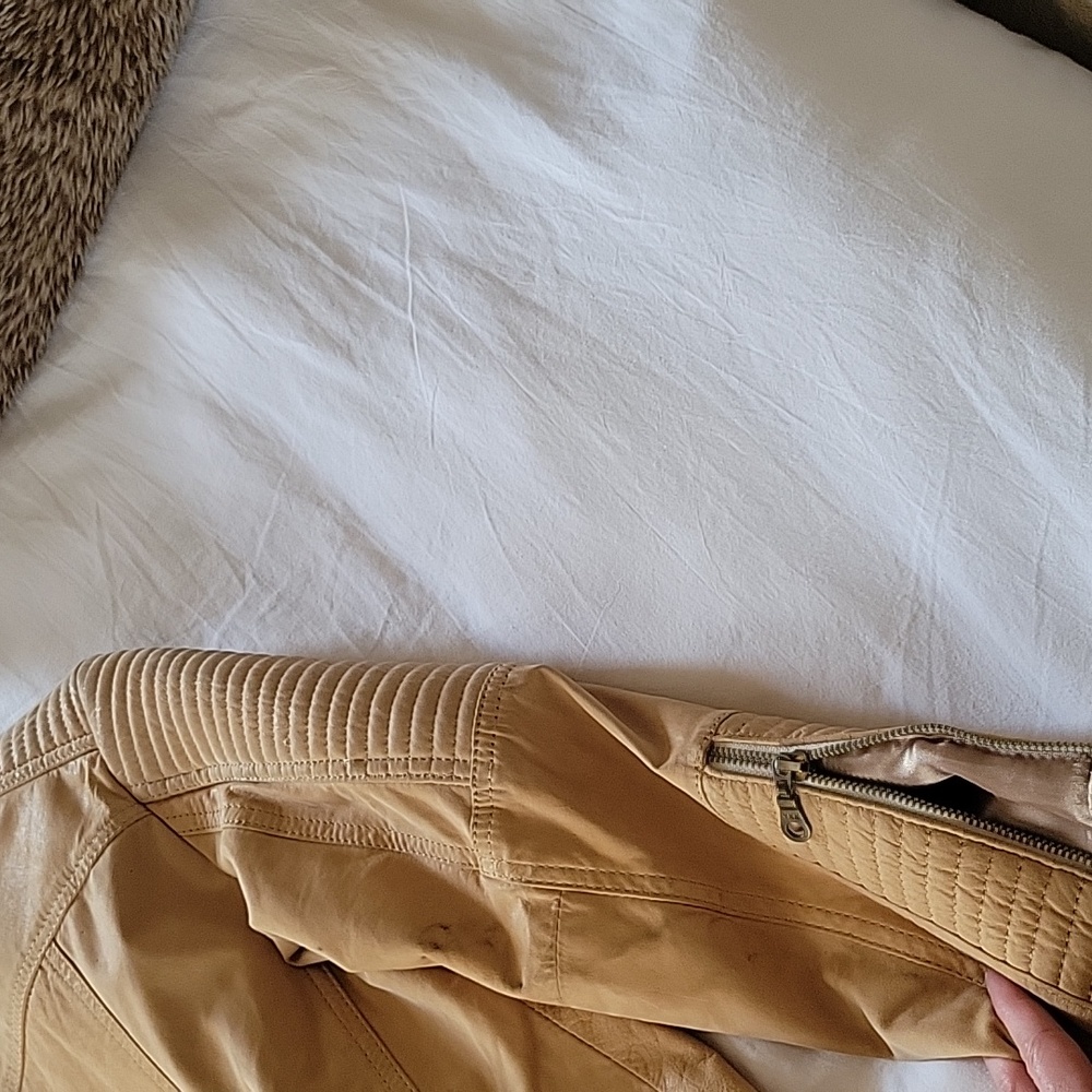 VINTAGE GENUINE leather-Light tan, beautiful leather jacket Small - Picture 5 of 13